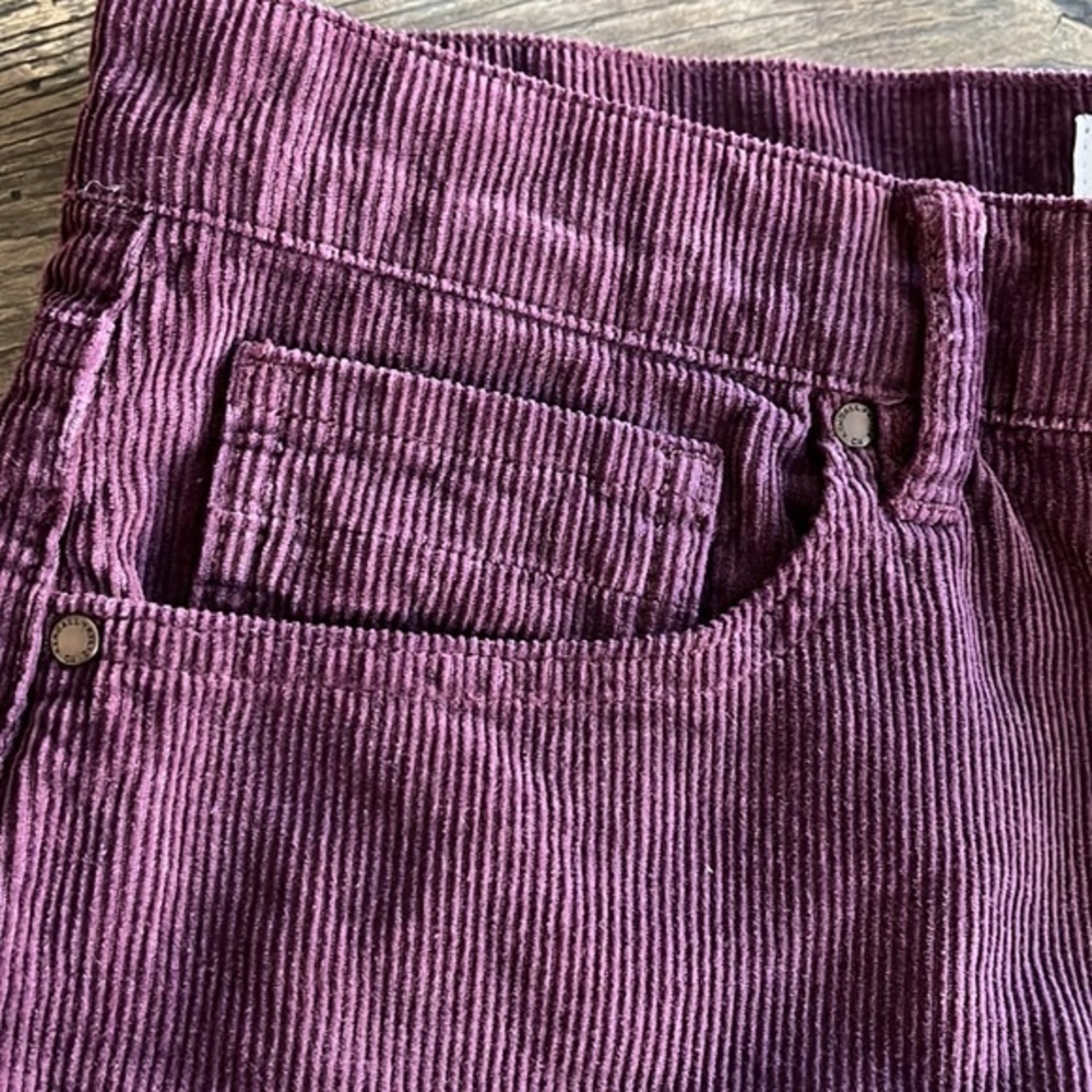 Kendall Kylie Burgundy Shorts - Picture 6 of 9